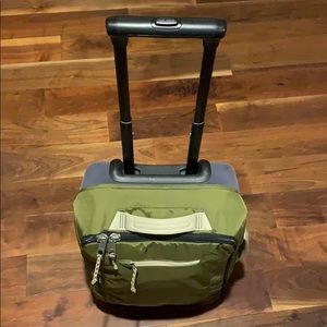 Patagonia roll aboard bag